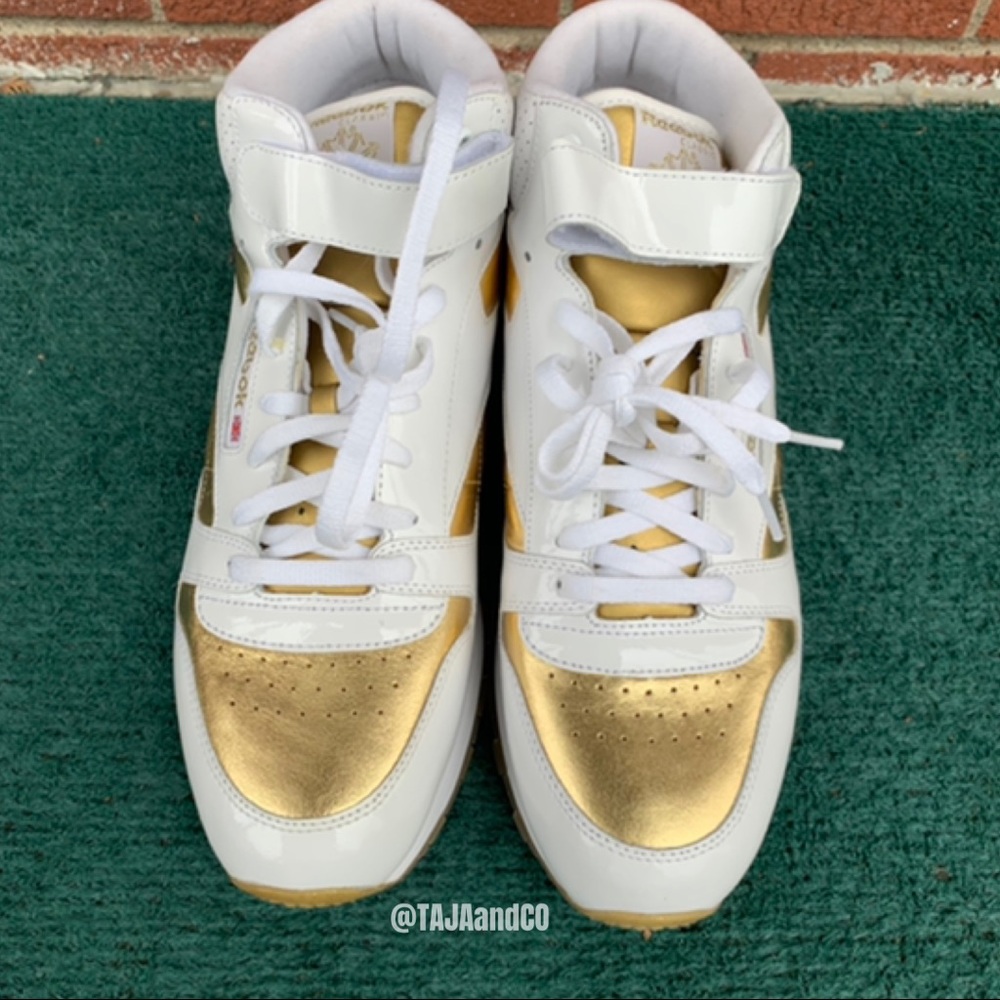 REEBOK Men’s GOLD Foil Edition Metallic Fit Sneakers - Picture 1 of 13